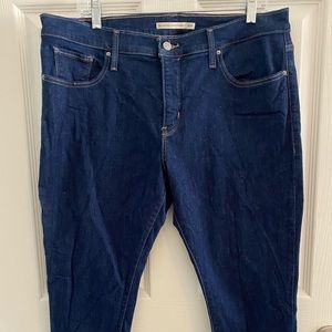 310 Levi’s Jeans